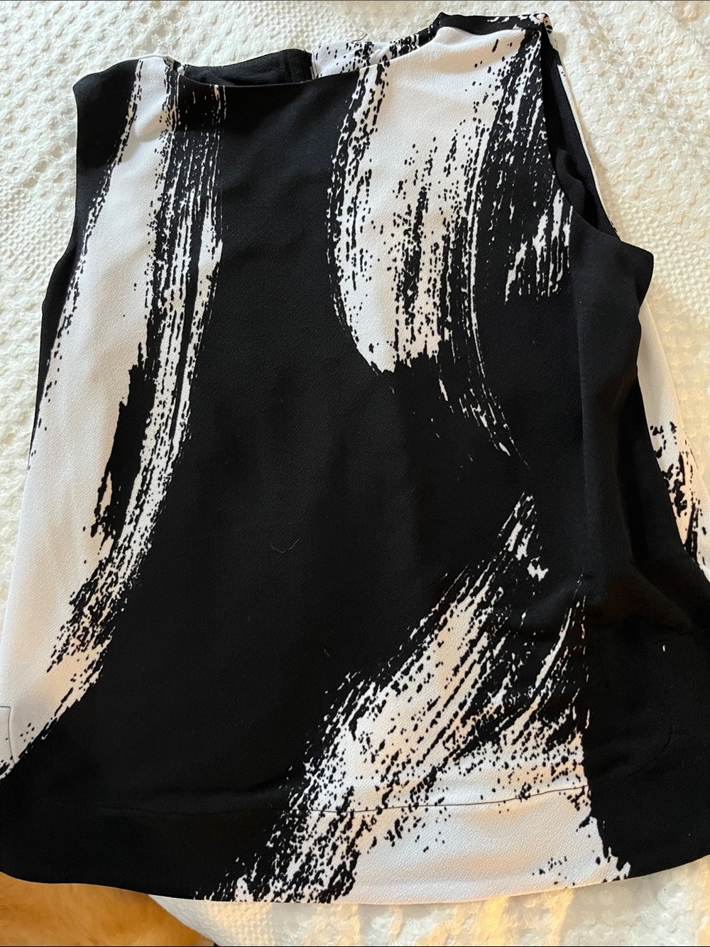 Donna Karan Black and White Brushstroke Print Sleeveless Camisole